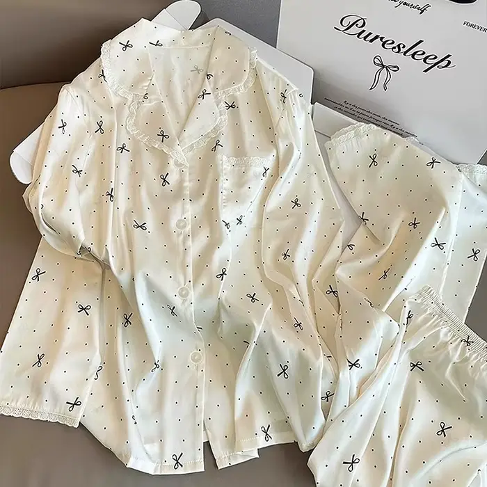 Pyjama pantalon à manches longues, Chic, d'inspiration française, haute couture, esthétique, Instagram, adorné par nœud, en soie glacée, garnis de dentelle