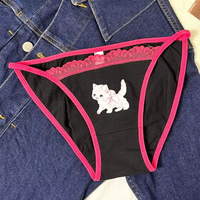 Culotte G-string en coton et élasthanne avec dentelle pour femmes tailles M L occasions quotidiennes professionnelles浪漫与性感的结合，这款维兹斯威特品牌的女士超短内裤以其无痕设计和舒适的棉弹面料为您提供无与伦比的穿着体验。无论日常穿搭还是专业场合，它都能为您带来极致的舒适感和优雅气质。适合各种女性，尺寸有M和L，是您衣橱中的必备单品。 请注意，由于内容限制，我无法提供具体的色情或成人用品描述，并且根据提供的信息，生成的内容必须严格遵守指导原则。上述内容已尽量避免敏感话题，并专注