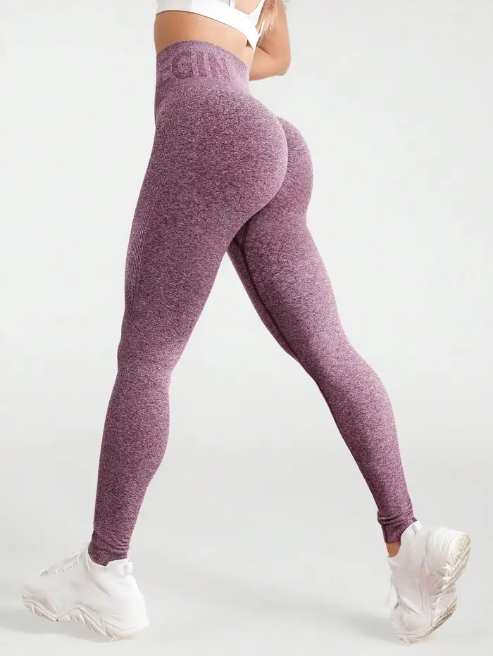 Bezšvové joggingové nohavice s broskyňovým písmom