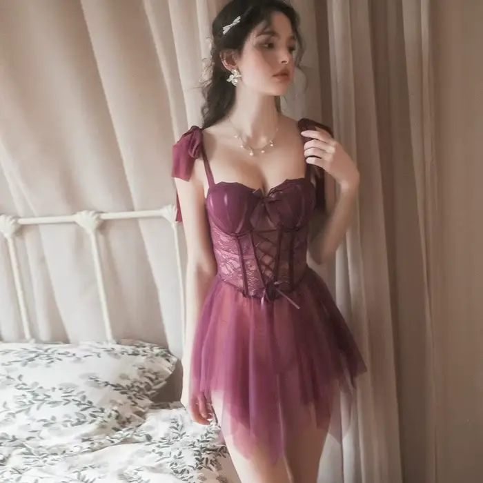 Sous-vêtements sexy en maille, dentelle, polyester et élasthanne pour femmes, élégance moderne, confort, détails raffinés, occasions spéciales ```