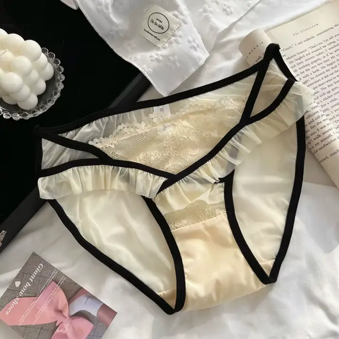 Sexy a čistá túžba dámske nohavičky s čipkovaným lemom