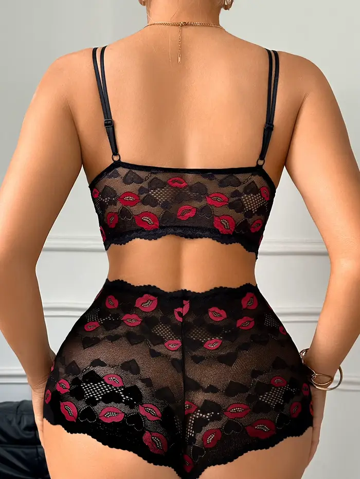 Romantická sada spodná bielizeň v dutej čipka s push-up podprsenkou a sexy nohavickas pre špeciálne príležitosti pre ženy