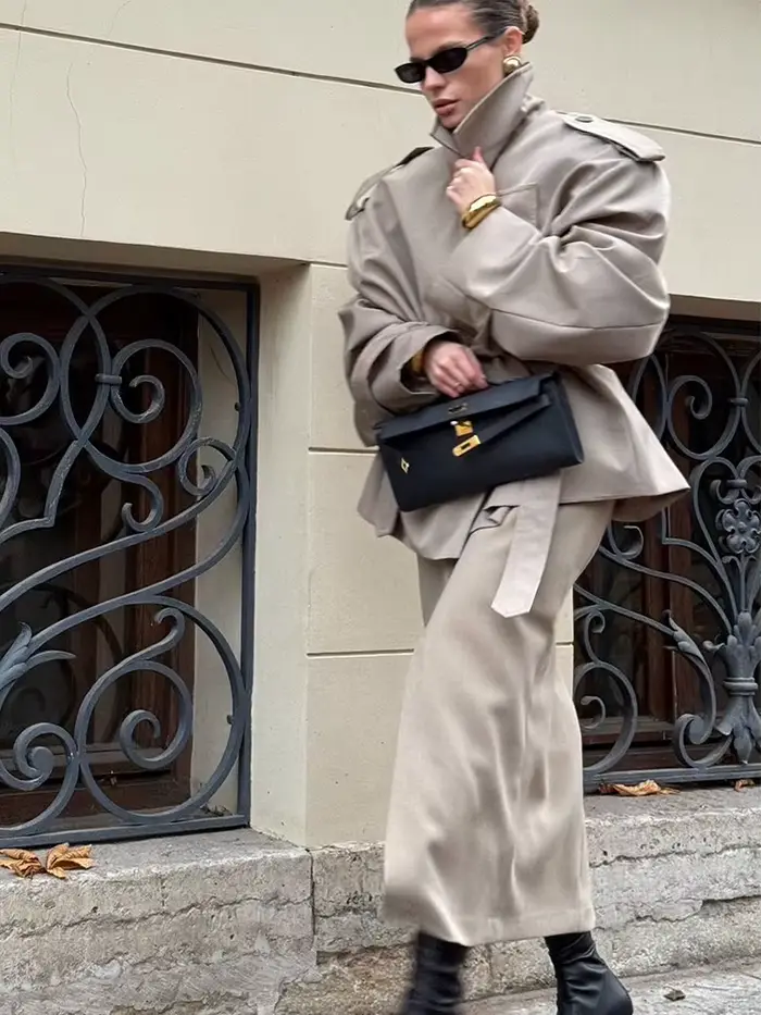 Dámska krátka vetrovka so šnúrkami