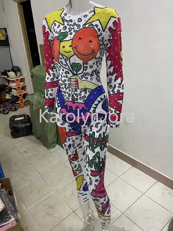 Trblietavé performance kostýmy so strassami pre ženy