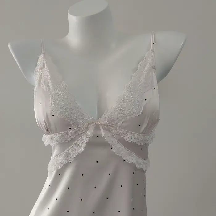 Pyjama de lingerie sexy pour femme en soie glacée à pois et dentelle fine, tenue d'intérieur pour nuits chaudes et occasions spéciales
