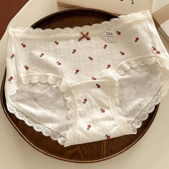 Culottes en Polyester Florales Dentelées Taille Basse pour Femme Occasions Spéciales Lingerie Chic Finesse Douceur ```