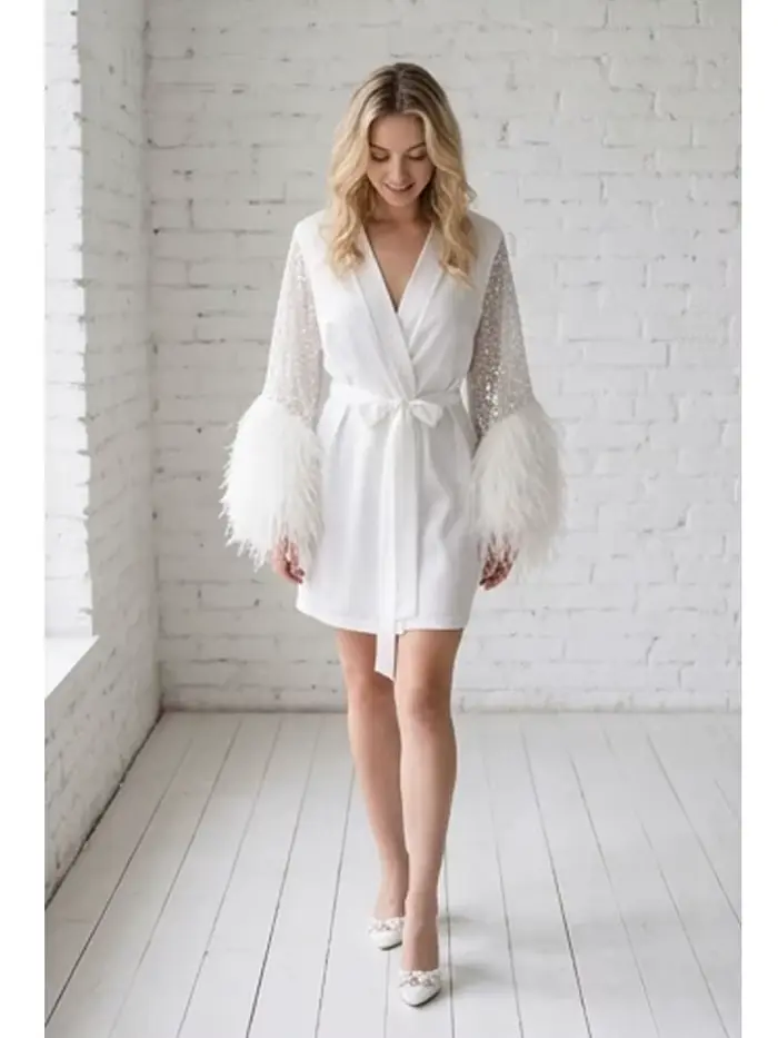 Robe de mariée de luxe en soie satinée avec manches à plumes et sequins pour femmes, idéale pour cérémonies de mariage, soirées de gala et présentations de mode