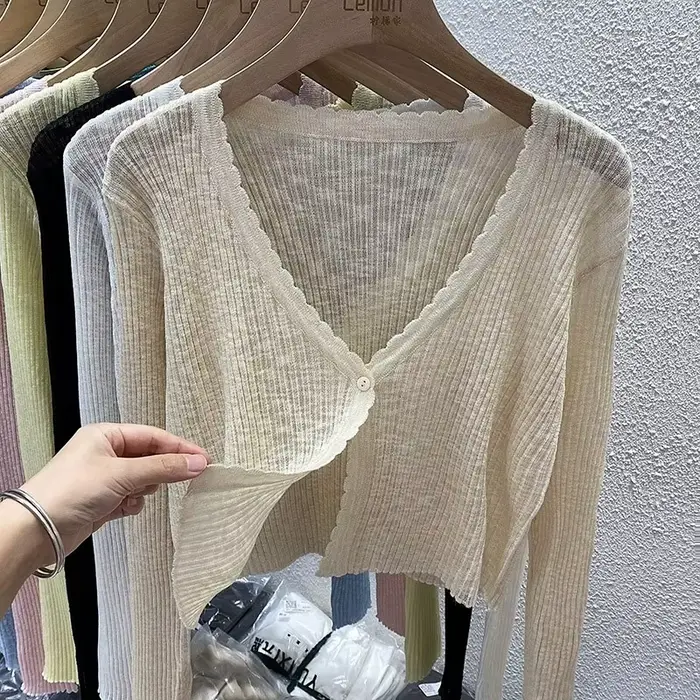 Pastelový krátky cardigan pre ženy