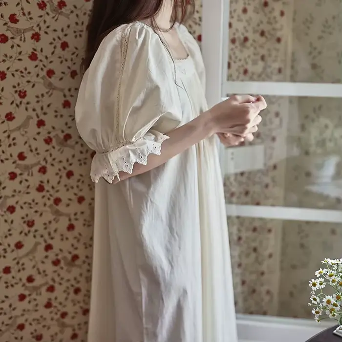 Čistá bavlnená nočná košeľa s elegantnou čipkou pre ženy, vintage štýl, bez rukávov, dĺžka členku, pre pokojné noci a špeciálne príležitosti