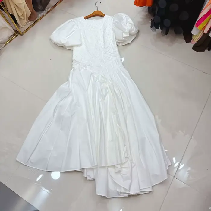 TWOTWINSTYLE jednofarebné šaty pre ženy s okrúhlym výstrihom