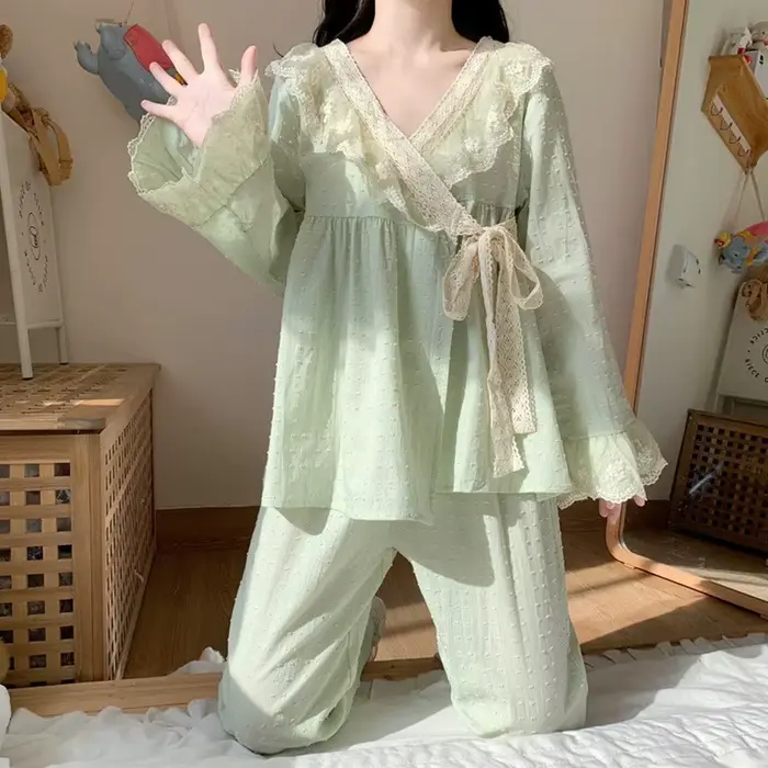 Roztomilé pyžamo pre ženy, V-neck, polyester a elastan, pohodlné nočné oblečenie a jarný salónik