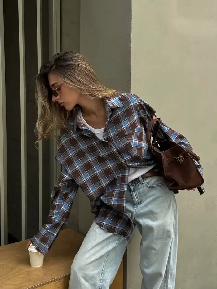 Chemise à motif à carreaux tendance pour femmes, élégante, col à revers, manches longues, simple bou