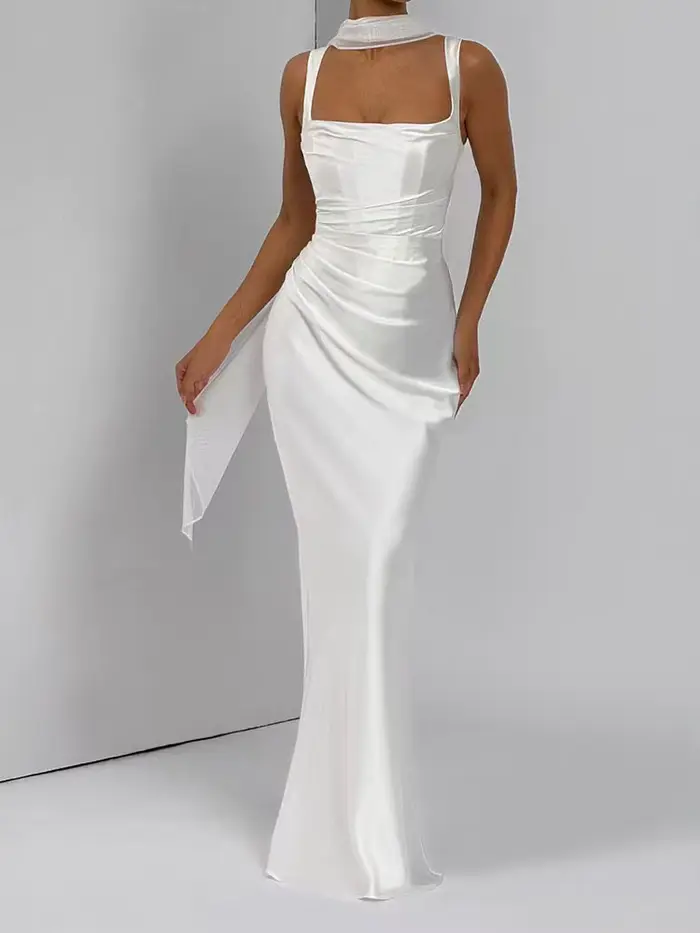 Robe sexy en polyester et élasthanne pour femmes senior, décolleté carré, silhouette slimmée, fermeture éclair, idéale pour soirées et événements glamour