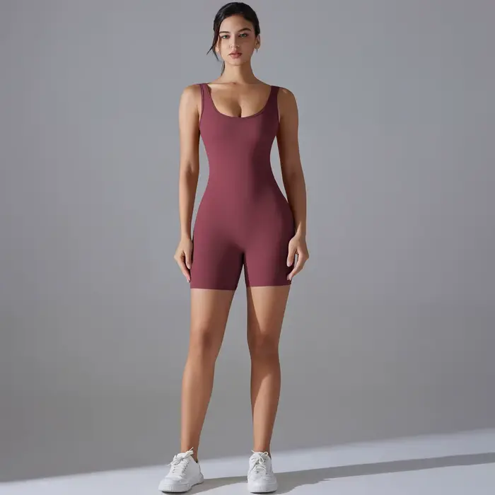 Nové športové body s V-výstrihom a scrunch efektom pre ženy