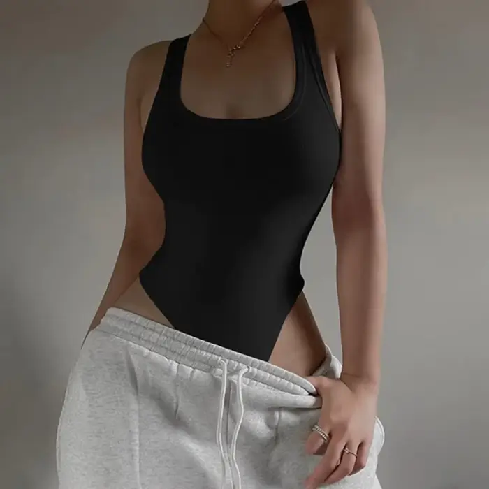 Sexy a odhaľujúce dámske top bez rukávov pre ženy, lodný strih, pre výlety a kluby, leto