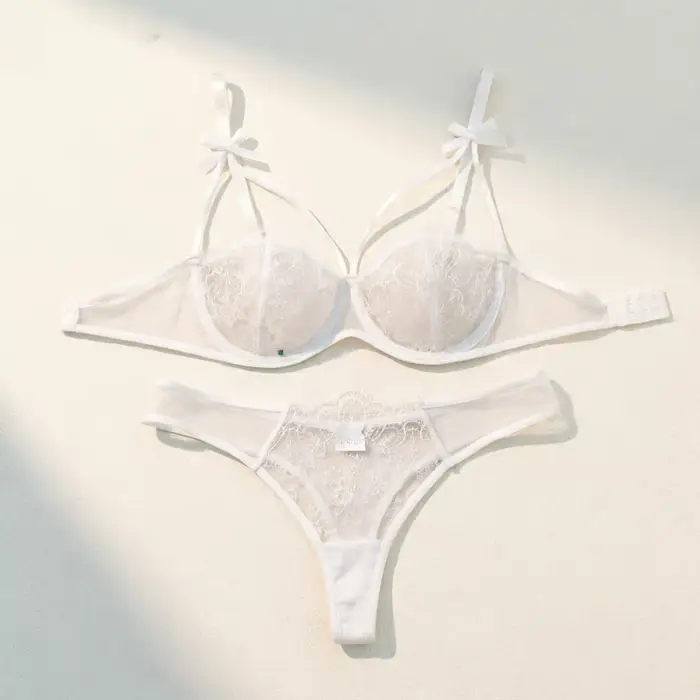 Biely sexy set spodnej bielizne