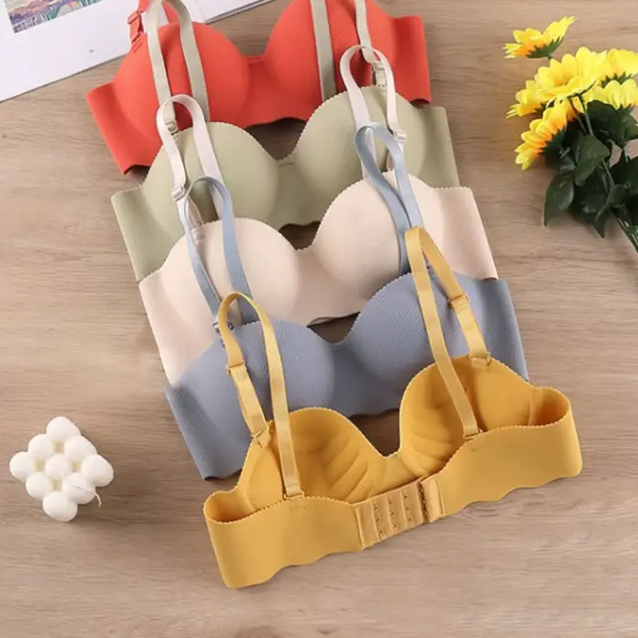 Bezšvová pohodlná a trendy podprsenka v cukríkovej farbe