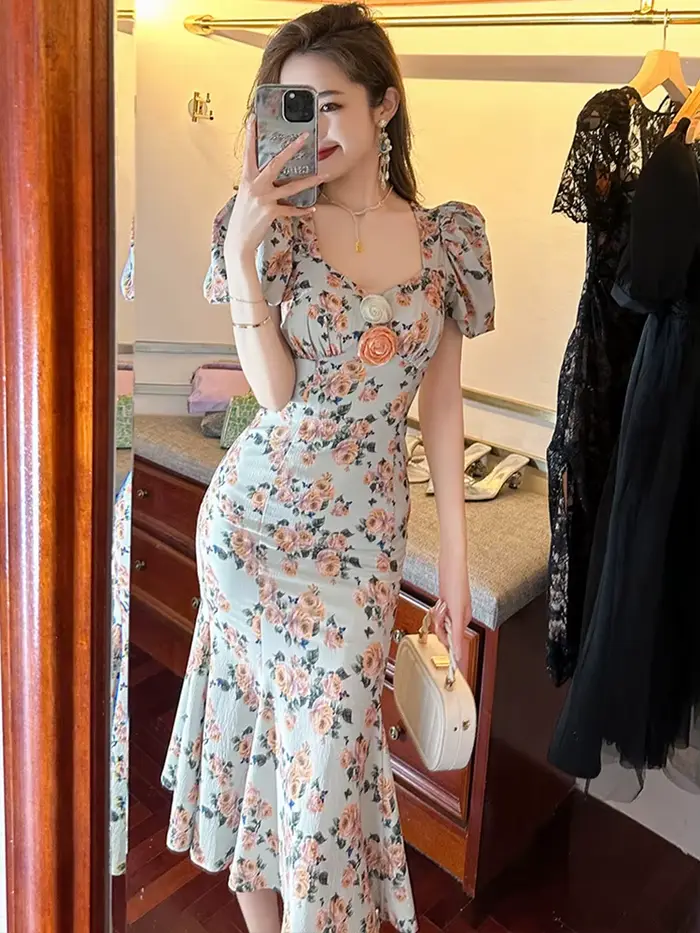 Robe vintage française rose avec manches bouffantes et décoration florale pour femmes grandes occasions estivales