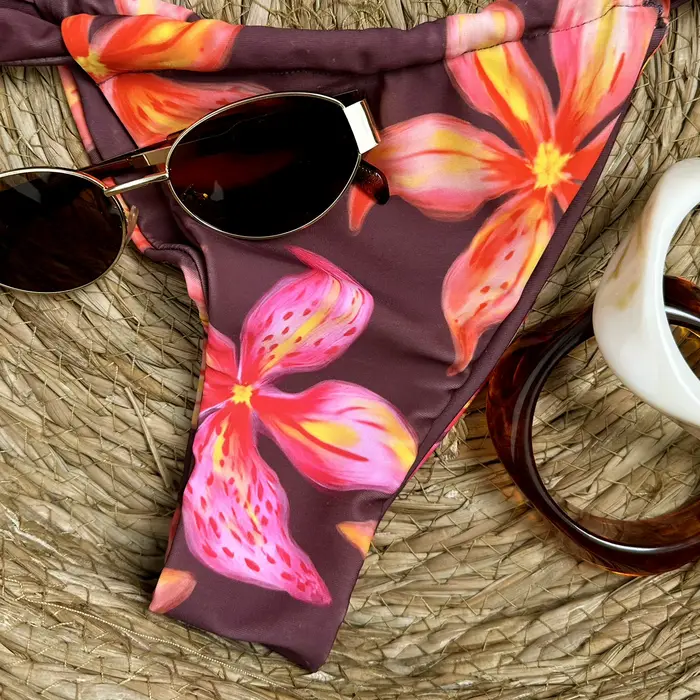 2026 dámske sexy modré kvetinové bikiny s push-up podprsenkou a skladané tangá, plážové a dovolenkové plavky