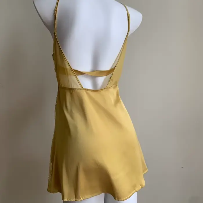 Štýlová polyesterová a čipková nočná košeľa pre ženy sexy štýl romantická zimná krátka bunda mini noc špeciálne príležitosti
