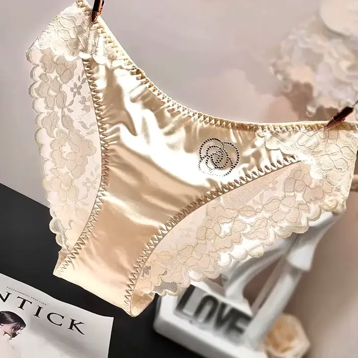 Sexy francúzsky štýl čipky nohavičky pre ženu, v saténe, pohodlné, bezšvíkové, diamantové dekorácie, priedušné krátke