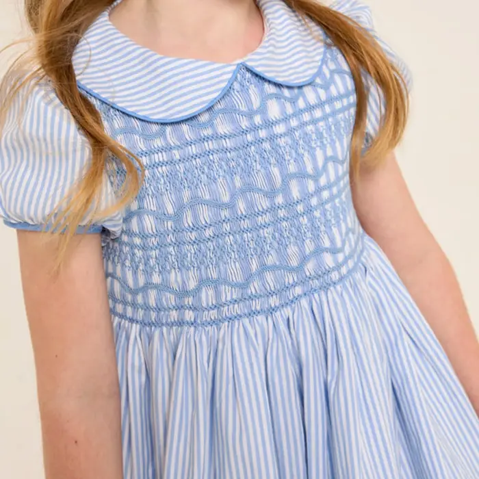 Robe à rayures bleues et blanches pour filles, col Peter Pan smocké à la main, manches courtes, vête
