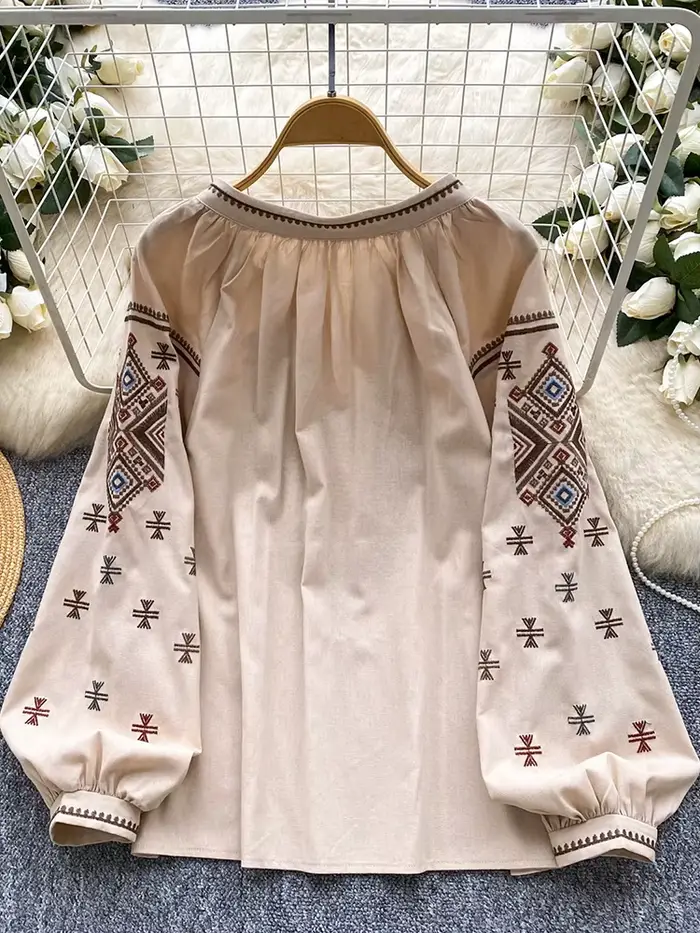 Femmes automne Blouse ample artistique rétro industrie lourde broderie nœud col rond lanterne manche
