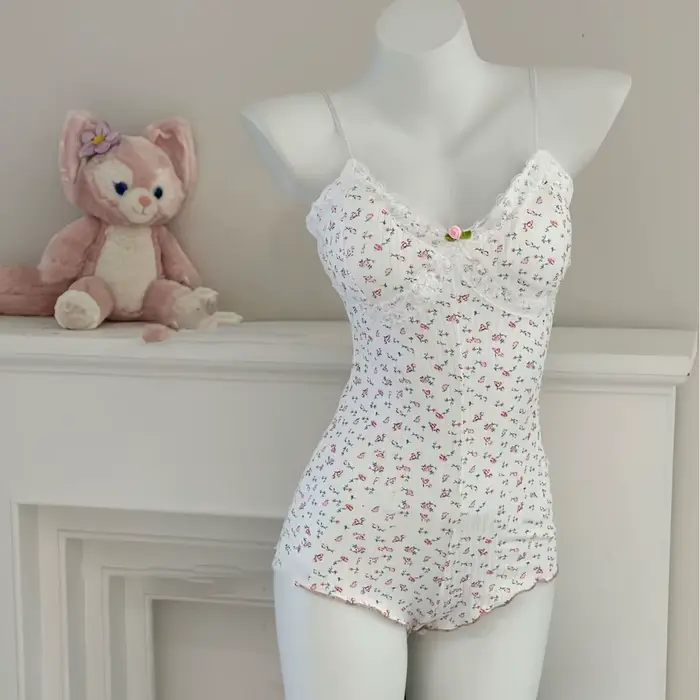 Roztomilé kvetinové onesie pyžamo pre ženy
