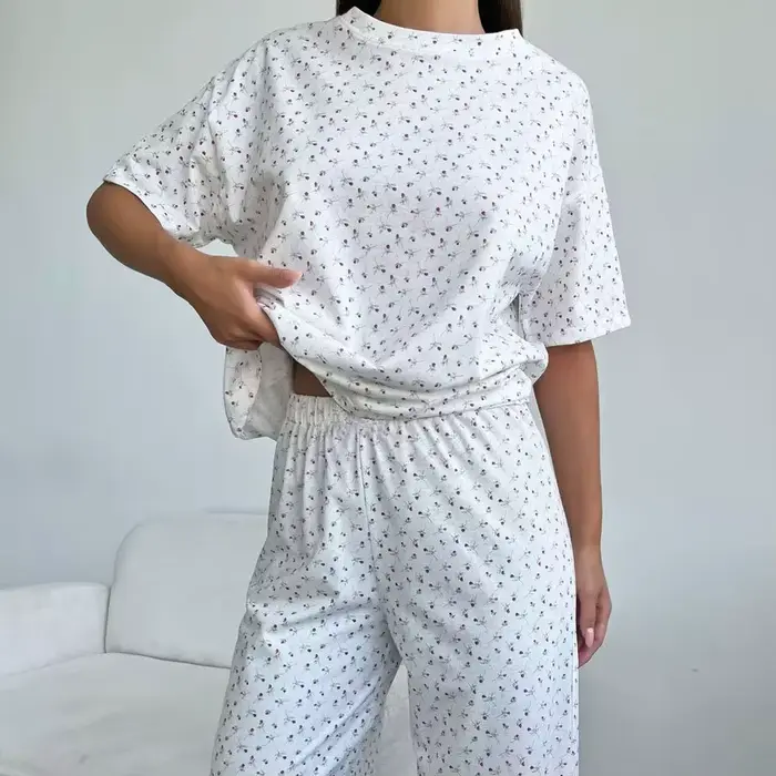 Nový americký štýl Dámske pyžamo s tvarom srdca kvetinová tlač, krátke rukávy, dlhé nohavice, Plus veľkosť trendy relaxačné oblečenie Set