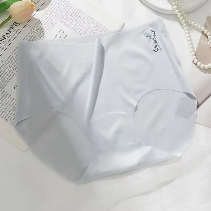 Bezšvové neviditeľné nohavičky pre ženy
