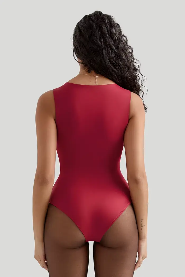 Dámske telo 2026 Trend letná čipka háčkovanie Sexy V-neck Push-Up formovanie namontované denne jeden kus kombinácia krátke dámske body