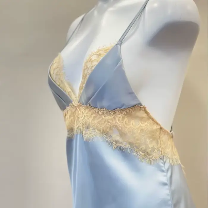 Fancy hodvábna nočná košeľa simulovaná so sexy čipkou pre ženy zimné noci a špeciálne večery