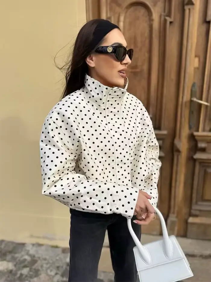 Dámska bomber bunda s bodkami