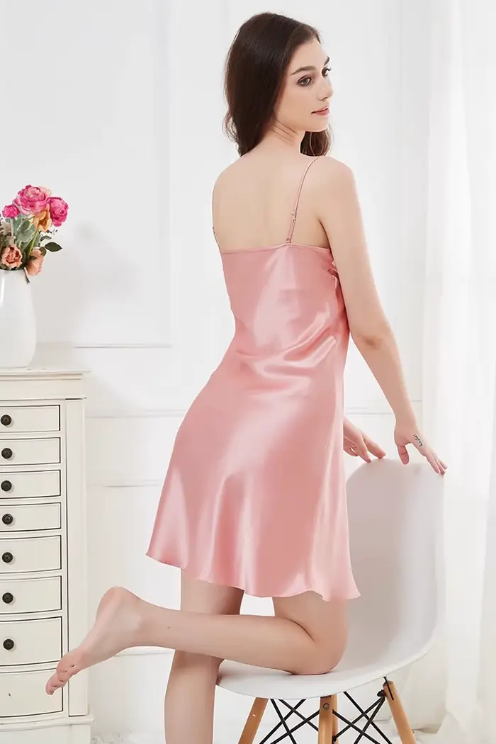 100% čistá moruše hodvábna nočná košeľa, dizajn v tvare V, špagety, elegantné a pohodlné pre ženy, ideálne pre špeciálne príležitosti a romantické noci