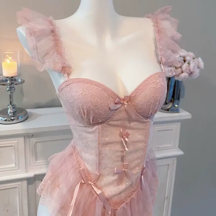 Sexy bez ramienok set s výšivkou a nohavičky pre ženy z polyesteru a elastanu pre špeciálne príležitosti