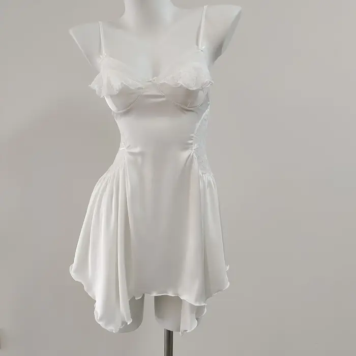 Light Bue chemises de nuit 2025 nouveau pyjama Sexy chemises de nuit pour femmes mince dentelle creuse glace soie plis mince mince bretelles chemise de nuit