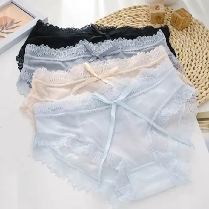 Culotte en dentelle taille basse en polyester avec entrejambe en coton pour femmes, confort doux et élégance subtile pour toutes occasions