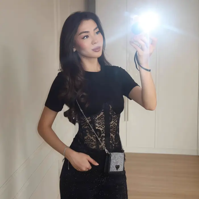 Dámske biele korzetové tričko čipka, krátke rukávy, okrúhly výstrih, patchwork, priehľadný mesh top, štýlové, Y2K streetwear, fit fit