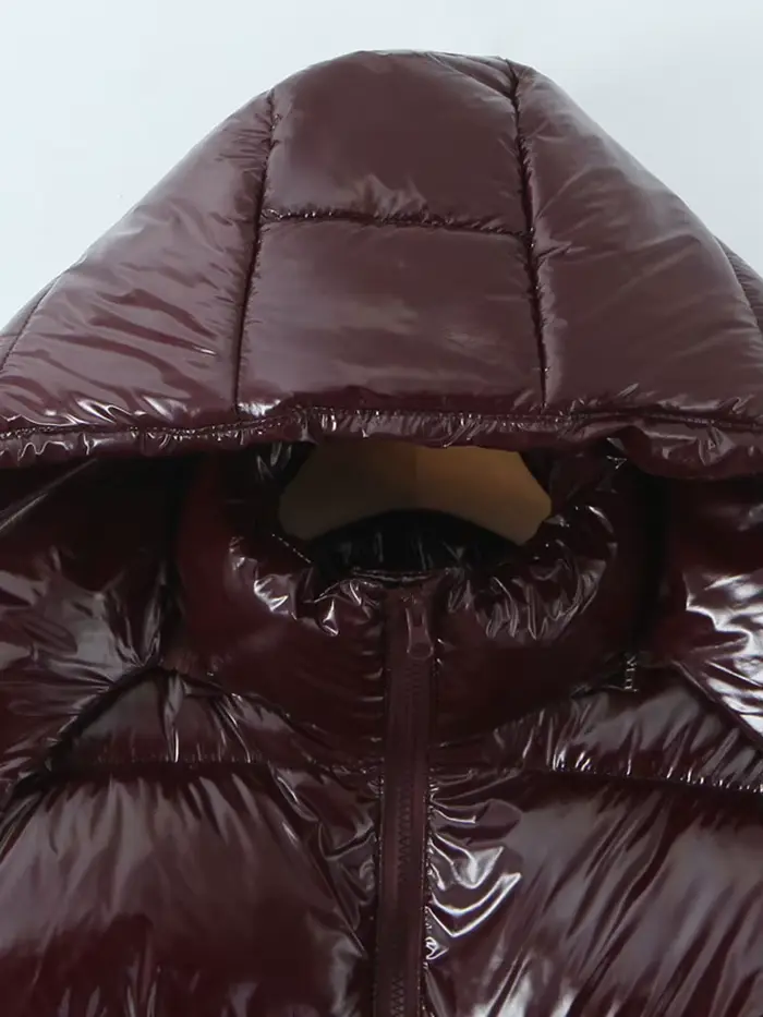 Dámska polyesterová bunda, zimný streetwear dizajn, kapucňa, zips, štýlový pre výlety a tiché dni