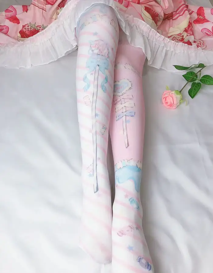 Zlaté Lolita Pančucháče pre dievča, Vysoká škola Pančuchy, Falošné ponožky, Matka Cos