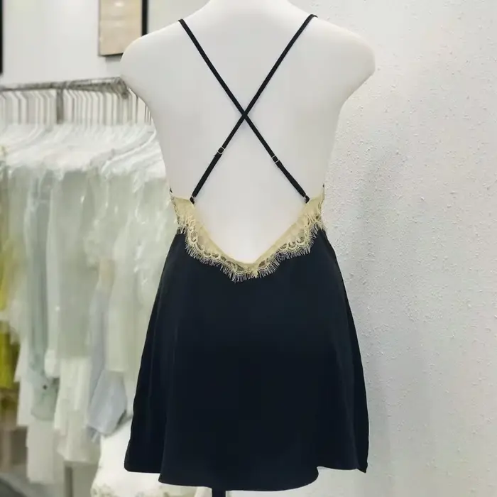 Fancy hodvábna nočná košeľa simulovaná so sexy čipkou pre ženy zimné noci a špeciálne večery