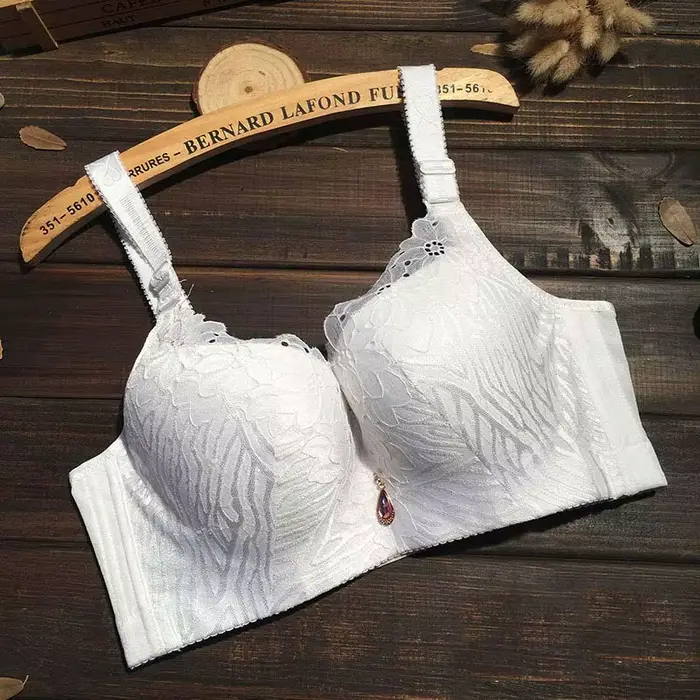 Sexy čipkovaná push-up podprsenka s tenkými ramienkami