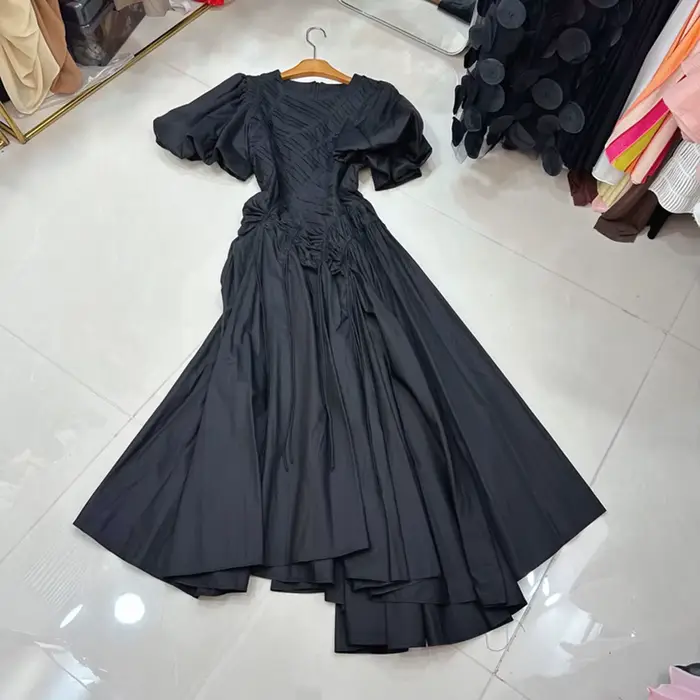 TWOTWINSTYLE jednofarebné šaty pre ženy s okrúhlym výstrihom