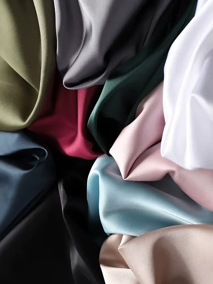 Camisole en soie et polyester pour femmes style décontracté adapté à l'été et aux occasions spéciales