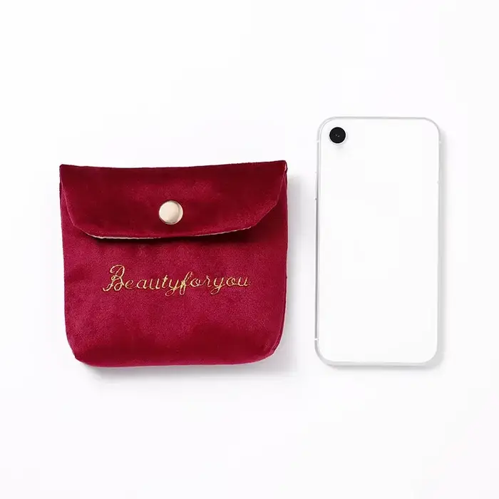 Sacoche multifonctionnelle carrée en tissu robuste pour hygiène féminine et rangement personnel versatile occasions spéciales