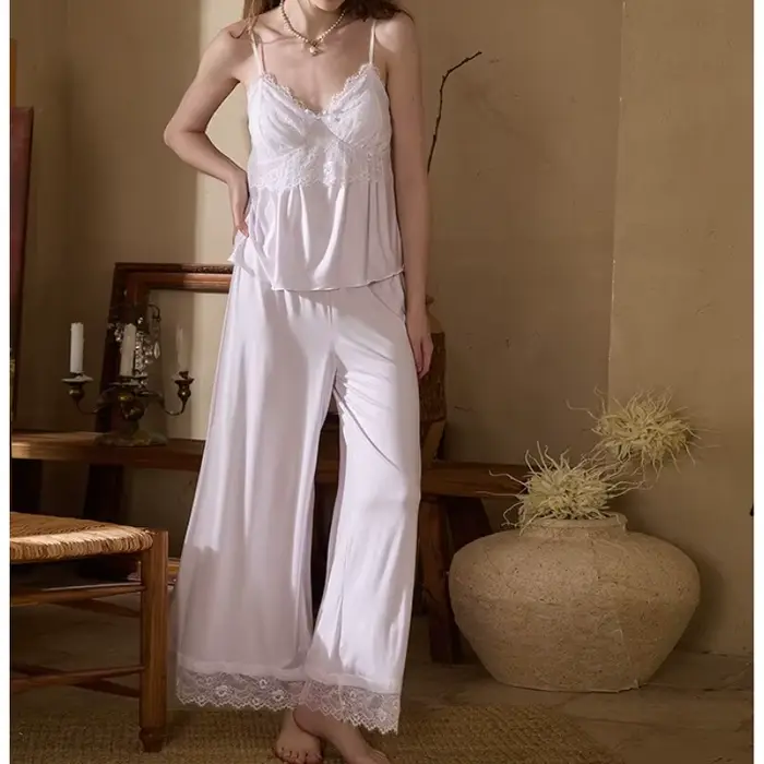 Sexy dámske modálne pyžamo, francúzsky retro štýl, so vstavanou podprsenkou, popruhmi čipka a širokými nohavicami, ideálne na leto