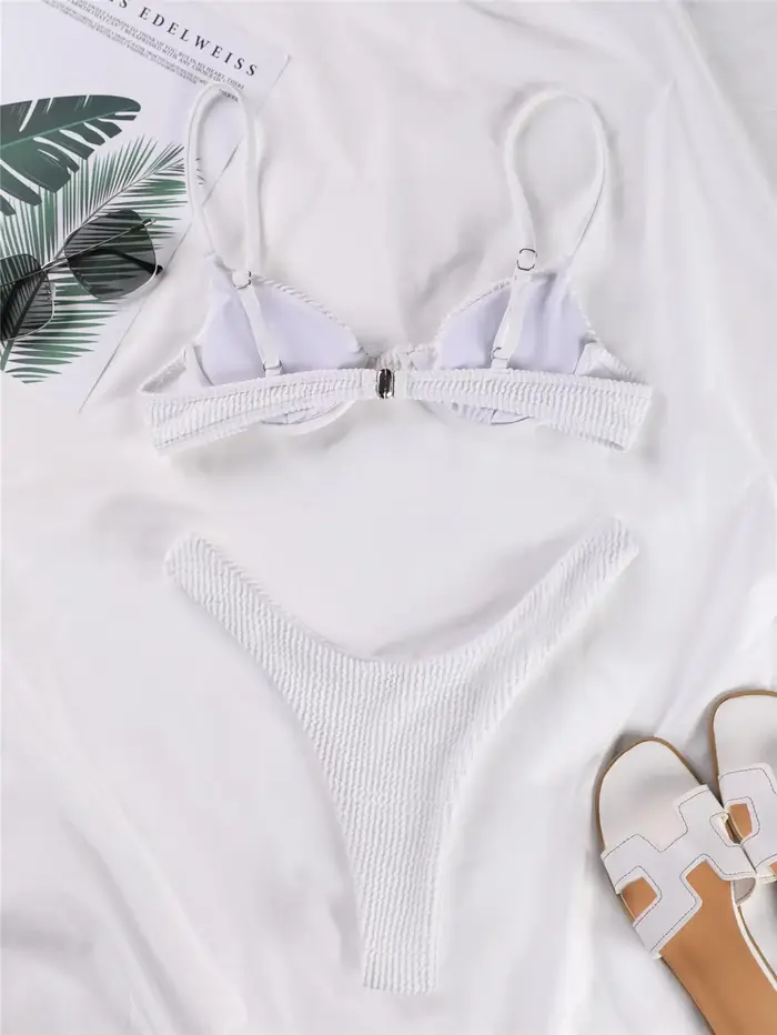 Maillot de bain sexy à armatures 2026 pour femme, blanc et noir, push-up, côtelé, micro, brésilien, plissé, string, pour la plage
