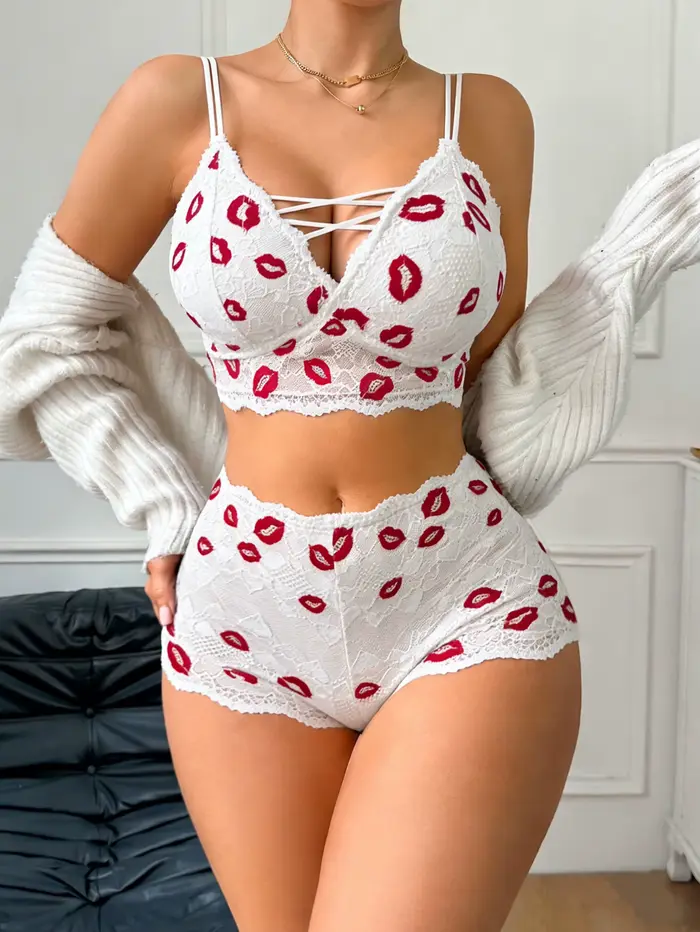 Romantická sada spodná bielizeň v dutej čipka s push-up podprsenkou a sexy nohavickas pre špeciálne príležitosti pre ženy