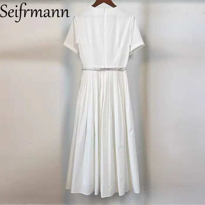 Seifrmann – robe en popeline imprimée fond blanc, col rond, manches courtes, taille cintrée, jupe lo