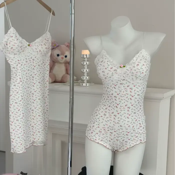 Roztomilé kvetinové onesie pyžamo pre ženy